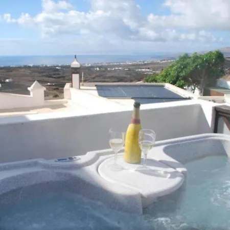 Villa Papaz In Lanzarote Spacious Pool Sea View *
