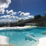 Villa Sleeps 8 With Pool And Hot Tub *