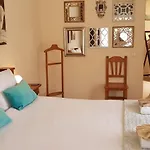 Villa Sleeps 8 With Pool And Hot Tub *