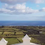 Villa Sleeps 8 With Pool And Hot Tub *